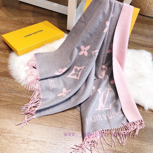Louis Vuitton high-end rabbit fur scarf shawl with classic clover pattern paired with brand 06qthtiw - Image 7