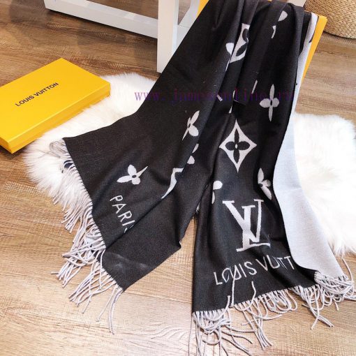 Louis Vuitton high-end rabbit fur scarf shawl with classic clover pattern paired with brand weeshdjf - Image 6