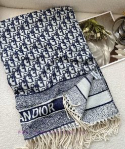 High quality cashmere with complete trademark tags. Dior's latest masterpiece of the year, luyjua517