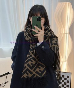 New Fendi's latest flagship FF pattern cashmere long scarf is a popular item for both vacatig3ufrjbs