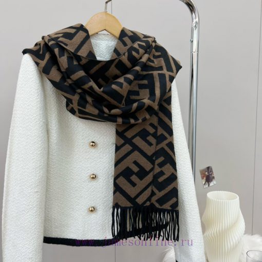 New Fendi's latest flagship FF pattern cashmere long scarf is a popular item for both vacatig3ufrjbs - Image 5