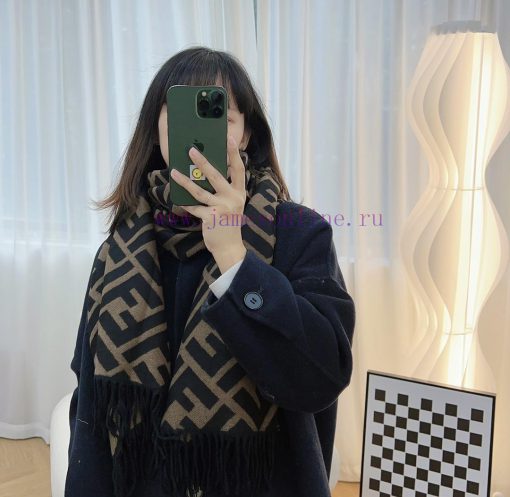 New Fendi's latest flagship FF pattern cashmere long scarf is a popular item for both vacatig3ufrjbs - Image 8
