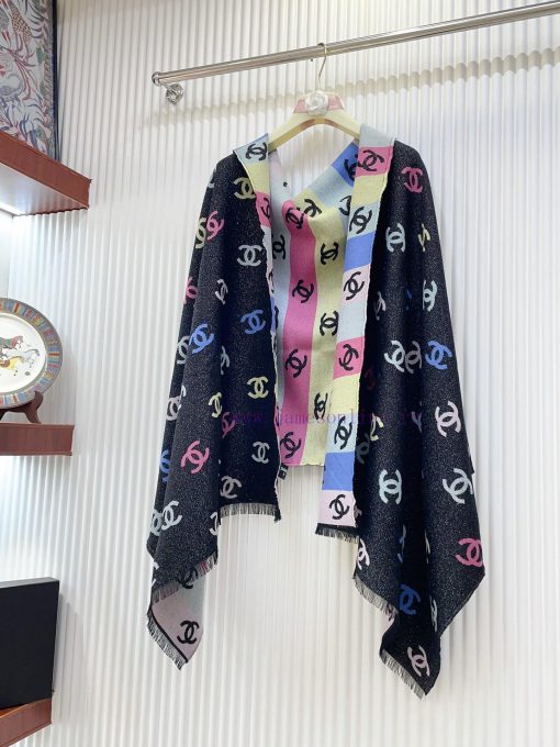 CHANEL's most beautiful scarf has a softer feel than imagined. Both sides are excellent, wit63zfifva - Image 7