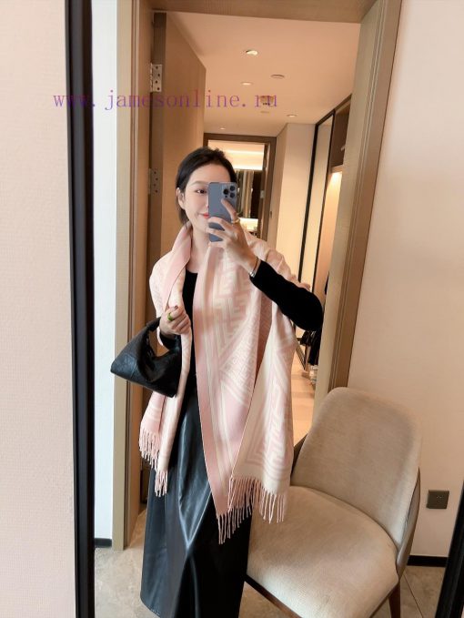 FENDI F's rare super beautiful double-sided design is a stunning new item. Don't be fooled bngkz4xi8