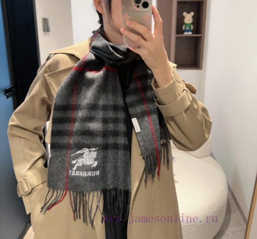 Burberry plaid scarf ️ It looks crazy, so stylish and charming ️ I really like this very reft4o6p82g - Image 2