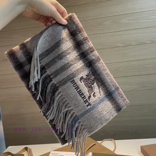 Burberry plaid scarf ️ It looks crazy, so stylish and charming ️ I really like this very ref33pyoalp - Image 4