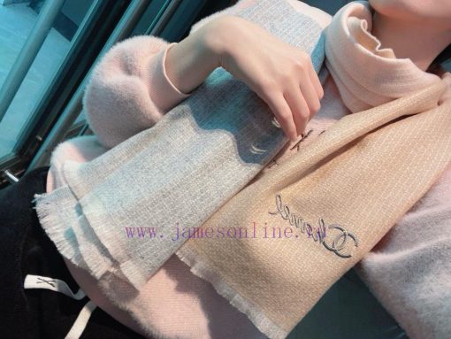 Chanel's new girls are going to blow up the streetsThe color tone is truly unbeatable and cluwits1dg - Image 2