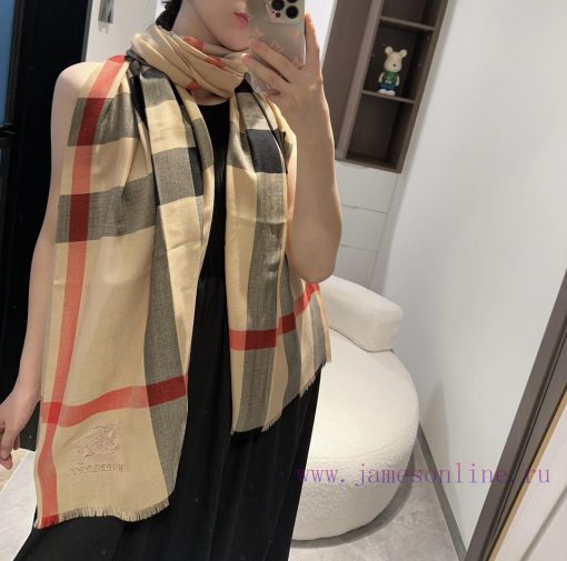 Burberry's forever fashionable Burberry classic plaid thin diamond patterned velvet scarf~A dahdjbs3