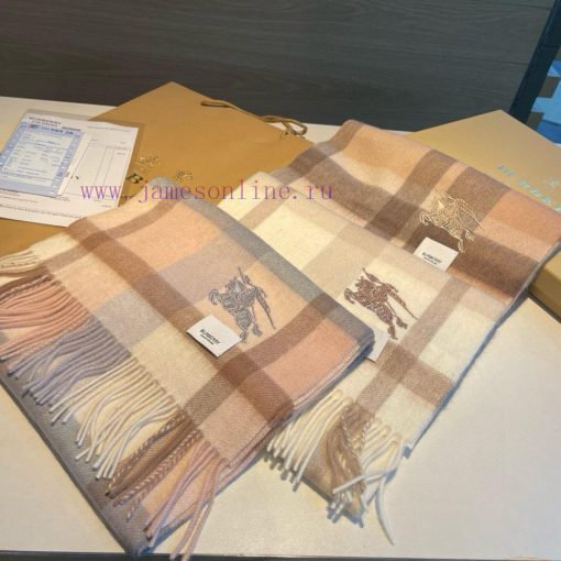 Low key luxury sense ️ Exquisite soft and elegant elite level fashionable scarf ️ This Burbe5n0uqe2x - Image 3