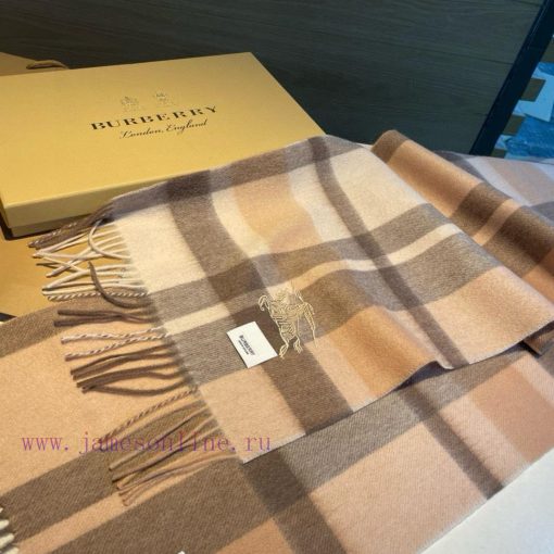 Low key luxury sense ️ Exquisite soft and elegant elite level fashionable scarf ️ This Burbervq6f0kd - Image 9