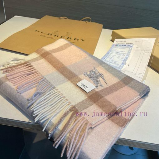 Low key luxury sense ️ Exquisite soft and elegant elite level fashionable scarf ️ This Burbed6m7404w - Image 7