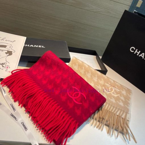 Chanel likes products with good looks and high quality that are easy to purchase. They are hg0unjqy3 - Image 4