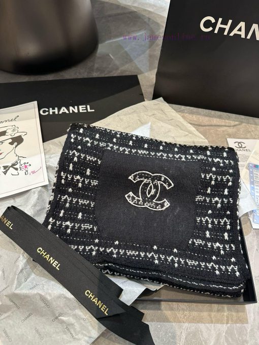 Chanel Knitted Scarf with Pocket 🧣 The autumn and winter collection is undoubtedly the most bcuudfad - Image 4