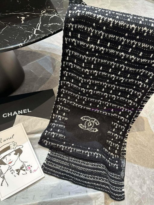 Chanel Knitted Scarf with Pocket 🧣 The autumn and winter collection is undoubtedly the most bcuudfad - Image 7