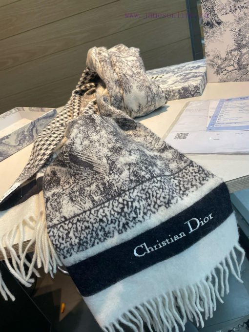 DIOR animal element tassel long scarfSize 70 ️ 200CMMaterial: 100% cashmereExplosive productb8adnpop - Image 8
