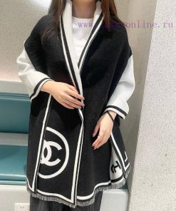 𝐂𝐇𝐀𝐍𝐄𝐋 Chanel black and white symmetrical double-sided shawl black and white super classic ct1eylz9n