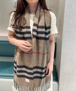 The Burberry scarf is a perfect fit for both men and women, with a super gentle and stylish 5qytjlfg