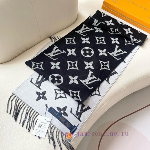 Finally shipped, this year's hottest pink and white scarf, the LV Essential scarf, focuses owpu8h76m - Image 6