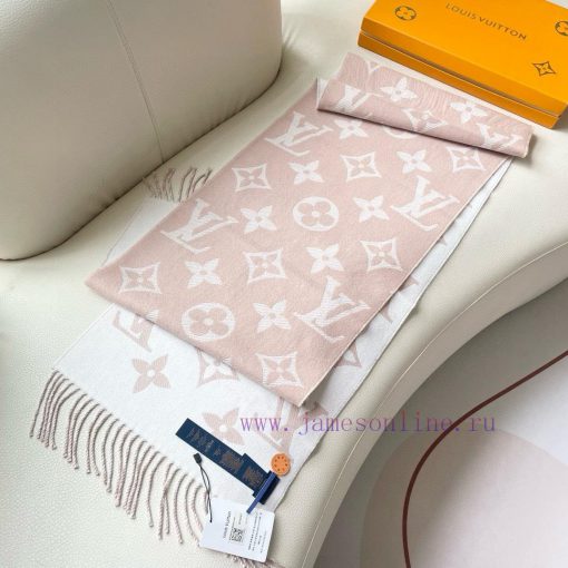 Finally shipped, this year's hottest pink and white scarf, the LV Essential scarf, focuses o3aoquk1e - Image 6