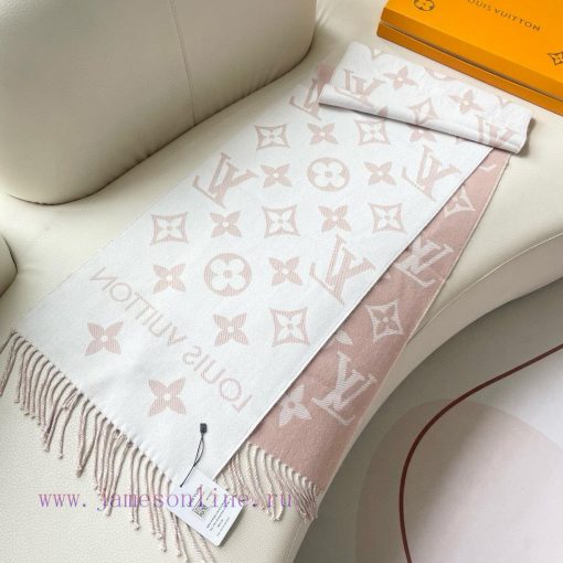 Finally shipped, this year's hottest pink and white scarf, the LV Essential scarf, focuses o3aoquk1e - Image 7