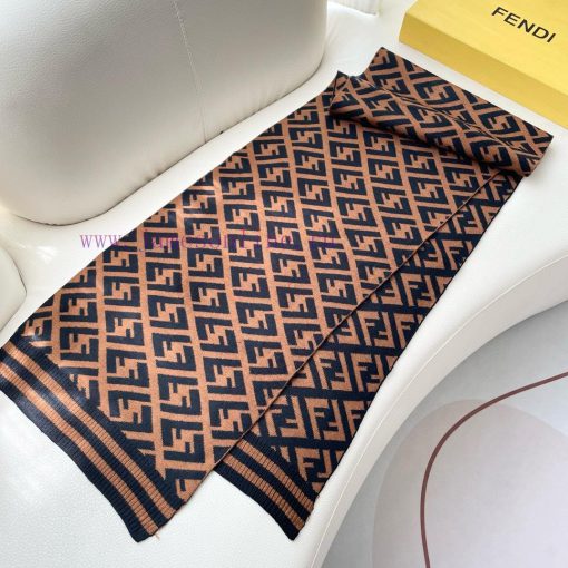 Fendi is the most capable of creating a sense of luxury. This year's most popular vintage FFelppop7l - Image 5