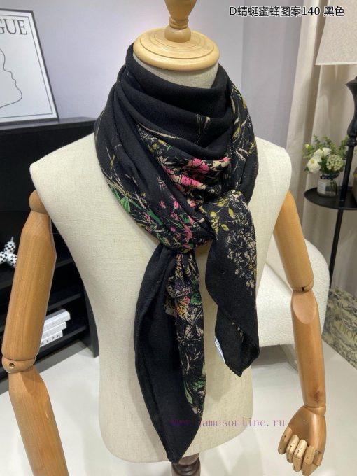 The new Dior D Dragonfly Bee Pattern 140 Cashmere Square Scarf is highly recommended for VIPeaop500m - Image 6