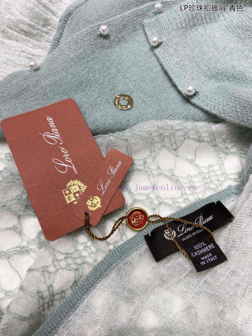 The new Loro Piana Cattle LP Pearl Button Shawl is a multifunctional shawl that can be wrappv2qnr01p - Image 12