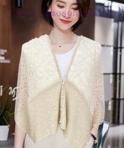 The new Loro Piana Cattle LP Pearl Button Shawl is a multifunctional shawl that can be wrappo2629vzk