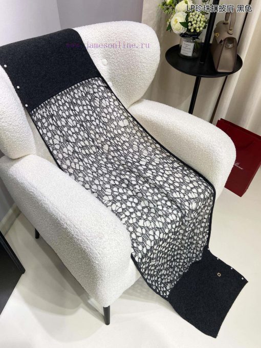 The new Loro Piana Cattle LP Pearl Button Shawl is a multifunctional shawl that can be wrappa9egq01e - Image 10