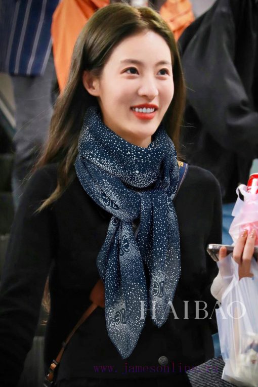 High end customized Celine CL Starry Sky Double sided Same color Square Scarf 140 is recommezij5uqgd