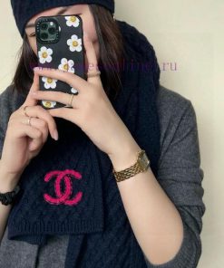 Chanel's new double-C diamond grid knitted long scarf, cashmere knitted long scarf, is so be89sua6ht