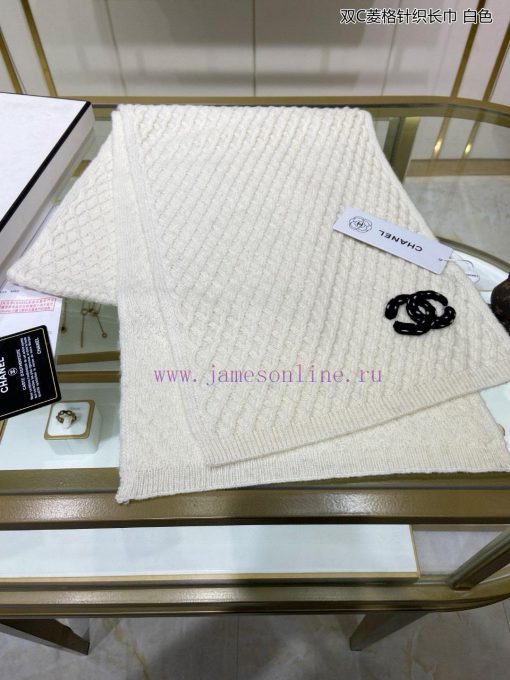 Chanel's new double-C diamond grid knitted long scarf, cashmere knitted long scarf, is so bej6tobf2p - Image 5