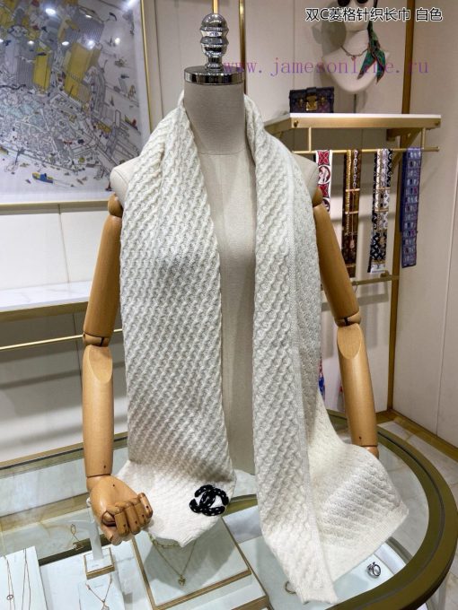 Chanel's new double-C diamond grid knitted long scarf, cashmere knitted long scarf, is so bej6tobf2p - Image 8