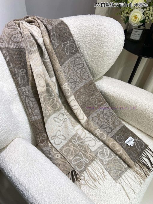 Top of the line original unisex Roewe LW checkerboard double-sided long scarf is very lucky fq05494r - Image 12