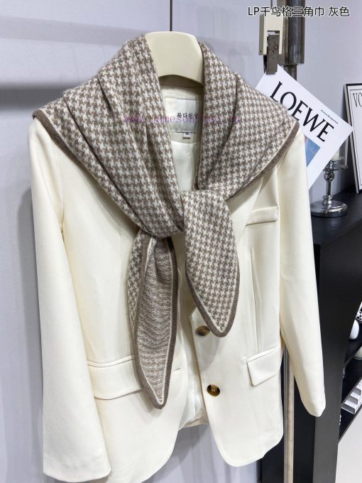 The popular Yana LP Qianniao plaid triangular scarf is luxurious in terms of size, and high-dkkvvati - Image 6