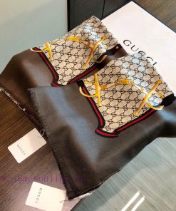 The hot selling Gucci new cashmere long scarf has arrived, and it's so beautiful. [Tears] It7agu9jg3