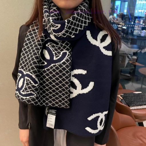 Chanel Knitted Double sided Scarf, a top of the line high-end product with stunning versatil51oz556z - Image 2