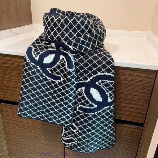 Chanel Knitted Double sided Scarf, a top of the line high-end product with stunning versatil51oz556z - Image 6