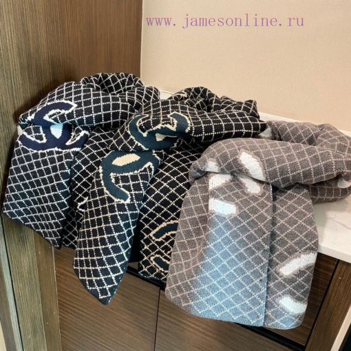 Chanel Knitted Double sided Scarf, a top of the line high-end product with stunning versatil51oz556z - Image 7