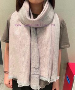 LV's current flagship women's styleThe most fashionable logo trend nowadays has a very stylifto92j4s