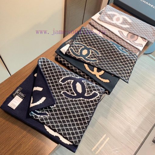 Chanel Knitted Double sided Scarf, a top of the line high-end product with stunning versatil4yv9568q - Image 3