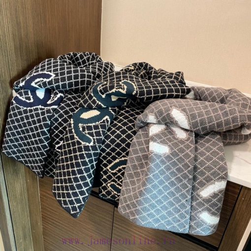 Chanel Knitted Double sided Scarf, a top of the line high-end product with stunning versatil4yv9568q - Image 9