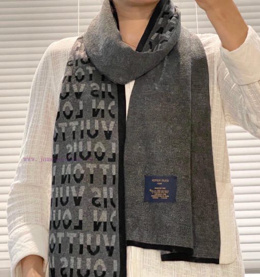LV, a high-end cashmere knitted scarf that can be formal or casual. This weaving method is dde10ht7r - Image 2