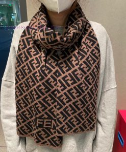 Classic FF letter element scarf, also a fun item just launched ‼ This year's Fendi is also taziiwv6w