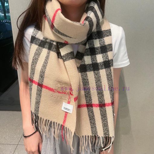 The Burberry export order to the UK specifies the top domestic and most advanced OEM. The go1fsrmhbd