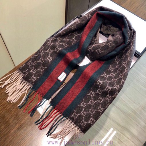 Gucci's latest couple's collection features selected plateau cashmere, creating the most beaa5kt8lxm - Image 5