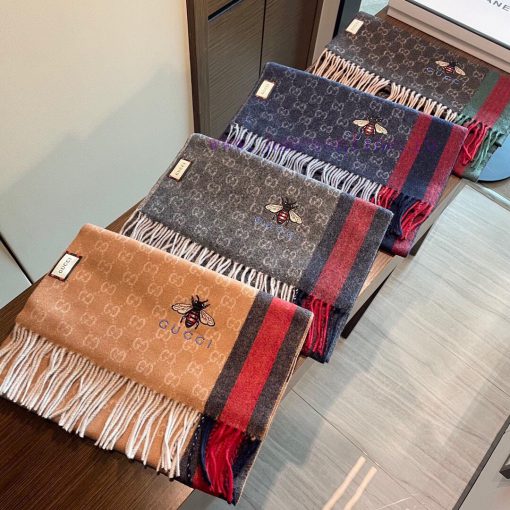 Gucci's latest couple's collection features selected plateau cashmere, creating the most bea1tktrlbv - Image 3