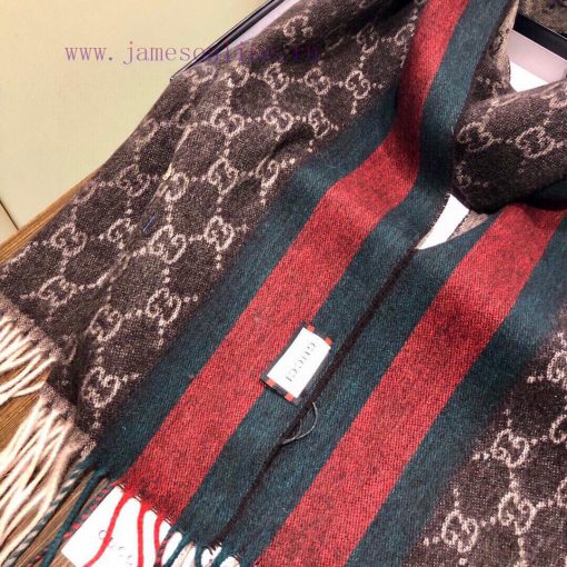 Gucci's latest couple's collection features selected plateau cashmere, creating the most beaa5kt8lxm - Image 8