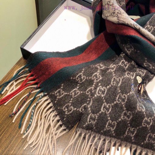 Gucci's latest couple's collection features selected plateau cashmere, creating the most beaa5kt8lxm - Image 9
