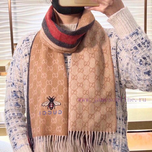 Gucci's latest couple's collection features selected plateau cashmere, creating the most beair5xy4a1